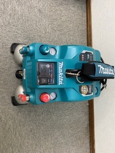 マキタ　　エアーコンプレッサー AC461XS 美品　室内使用のみ