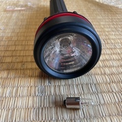 懐中電灯替球 2個 ハロゲン球 電球ライト 交換球 スペア