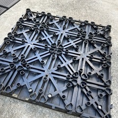 屋外用ジョイントマット　約95枚+端材 屋外用ジョイントマット 約95枚+端材