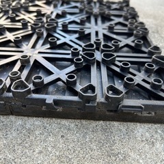 屋外用ジョイントマット 約95枚+端材