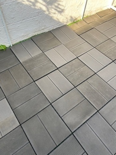 屋外用ジョイントマット　約95枚+端材