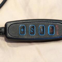 LEDリングライト　卓上照明用　3色モード　10段階調光　USBライト　3脚スタンド付きの画像