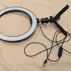 LEDリングライト　卓上照明用　3色モード　10段階調光　USBライト　3脚スタンド付きの画像