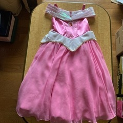 女の子ピンクドレスの画像