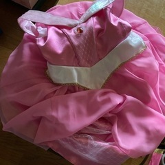 女の子ピンクドレスの画像
