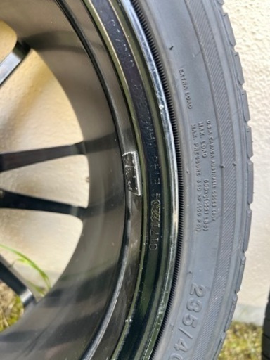 車のパーツ タイヤ、ホイール