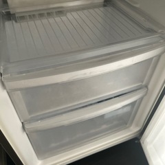 【無料】5月30日午前中引き取りに来てくださる方希望2008年製256ℓ三菱ノンフロン冷凍冷蔵庫の画像