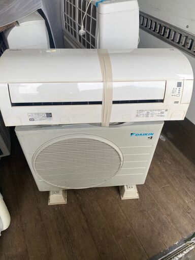 配送取付込み　2022年式 DAIKIN ルームエアコン Eシリーズ S22ZTES-W