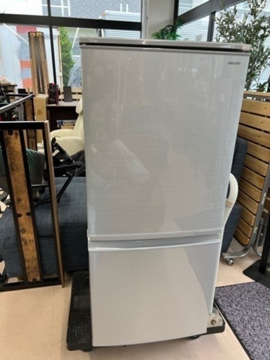 美原店　シャープ SHARP 冷蔵庫 137L(幅48cm) つけかえどっちもドア シルバー系 SJ-D14D-S