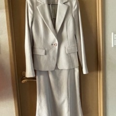 【無料】NATURAL　BEAUTY BASIC　白スーツ（中古）