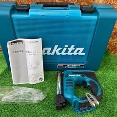 499 充電式タッカ makita マキタ ST110DZ 14.4V 本体、ケース、保護メガネのみ 中古品