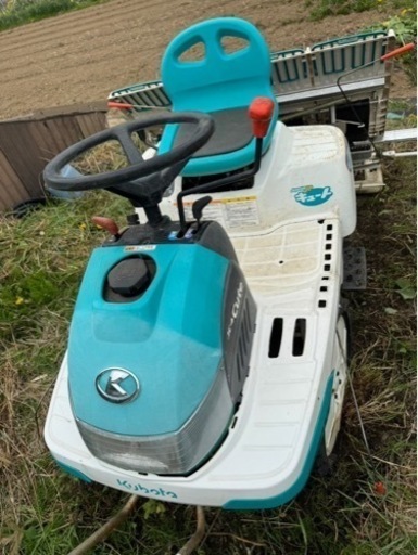 クボタ4条植え田植え機