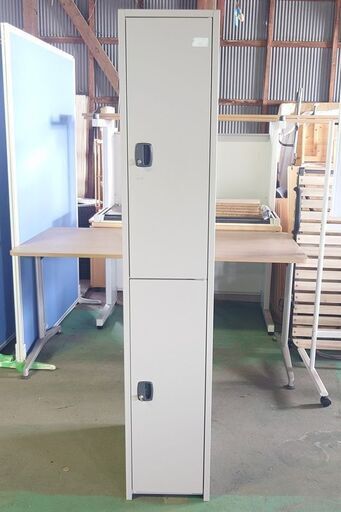 【取引成立】1列2段 2人用ロッカー 鍵あり メーカー不明【中古】