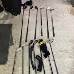 ゴルフバッグ　ゴルフ　ドライバーなどまとめて13セット　NIKEのゴルフバッグ付スポーツ ゴルフの画像