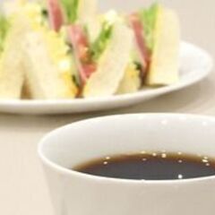 【喫茶室ルノアール 川崎銀柳街店】カフェスタッフ≪週2～・未経験OK！・フリーター、学生、主婦（夫）大歓迎！≫1週間毎のシフトなのでプライベートも安心両立◎都会のオアシス「ルノアール」で働こう♪の画像