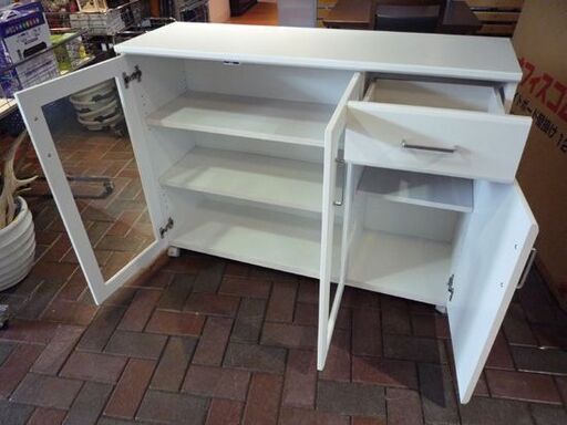 美品！ キャスター付き キッチンカウンター 幅111.2cm 白 食器棚 キッチン収納 キッチンボード 札幌市東区 新道東店