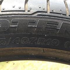 車のパーツ タイヤ、ホイール