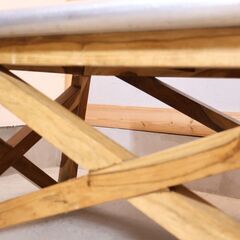 WTW(ダブルティー)で取り扱われているMARVERICKS(マーベリックス)コーヒーテーブル。アルミ天板と天然木の異素材の組み合わせが西海岸の潮風を感じさせるローテーブル。サーフスタイルにピッタリ♪の画像