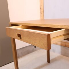 karimoku(カリモク家具)のSS3936 ユーティリティ オーク材 パーソナルデスク/引出し付です。スッキリとしたスマートなデザインはリビングなどの事務机や学習机におススメです♪在宅ワーク用に！の画像