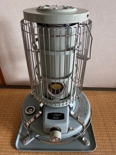 Aladdin石油ストーブと灯油の容器