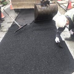 ◇【道路工事残土運搬/3tダンプ】8時～14時退勤！？早めに終業でプライベート充実！土日祝休み◇の画像
