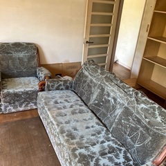 5人よう！特大ソファー！三人掛けと一人掛け二つ！