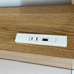 ダブルベッドフレーム　コンセント　収納付きの画像