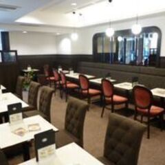 【喫茶室ルノアール 三鷹北口駅前店】朝6：30～、又は夜～22：00まで勤務出来る方積極採用！≪喫茶室ルノアール≫で働こう☆カフェSTAFF全時間帯で大募集！プライベートも安心両立◎駅近で便利☆の画像