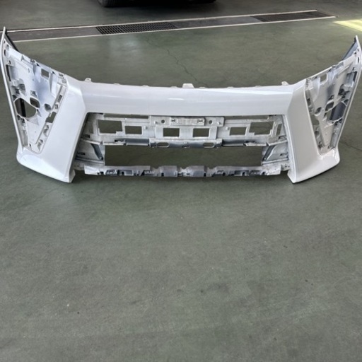 ヴォクシー　バンパー