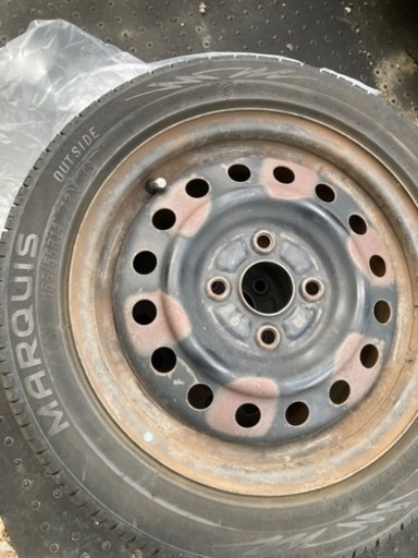 車のパーツ タイヤ、ホイール