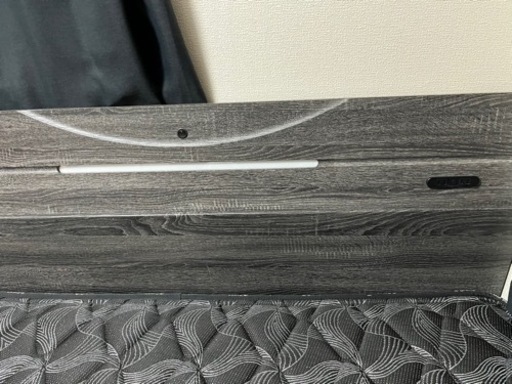 ダブルベッド、マットレス付き