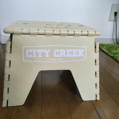 niko and…折り畳み式ステップツールの画像