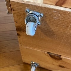 DIYりんごの木箱物入れ　
の画像