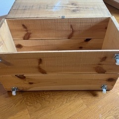 DIYりんごの木箱物入れ　
の画像