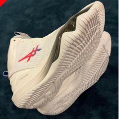 バッシュ　asics NOVA SURGE 2の画像