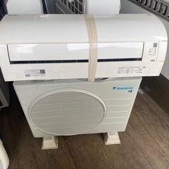 配送取付込み　2022年式 DAIKIN ルームエアコン Eシリーズ S22ZTES-Wの画像