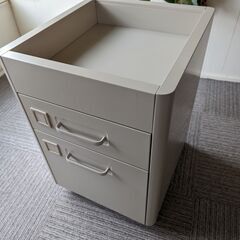 IDÅSEN イドーセン 引き出しユニット キャスター付き, ベージュ, 42x61 cmの画像
