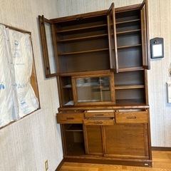  食器棚の画像