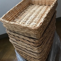 便利な四角い籠（11個）です。の画像