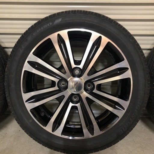 車のパーツ タイヤ、ホイール