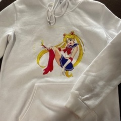 セーラームーン パーカーの画像