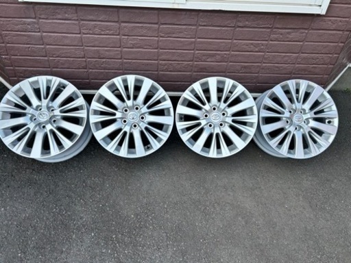 車のパーツ タイヤ、ホイール