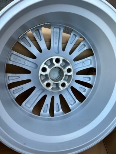 車のパーツ タイヤ、ホイール