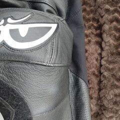 バイク用革パンツの画像