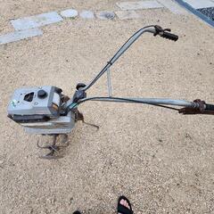お話中　　耕運機