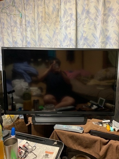 シャープ46V型液晶テレビ