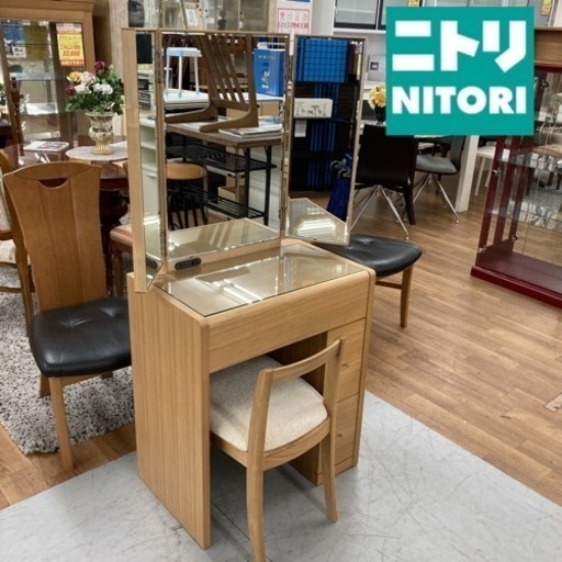 ジモティー限定価格！ ⭐S741 ⭐ NITORI ｻﾝﾒﾝｷｮｳﾄﾞﾚｯｻｰ ﾊﾙ LBR 幅64.5cm 椅子付 USED