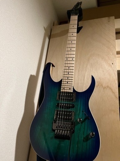 RG370AHMZ Blue Moon Burst と