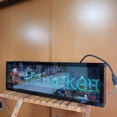 ハイネケン、スミノフのネオンとライトの画像