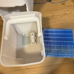 SHARP シャープ 加熱気化式加湿器 HV-R55 2023年製
の画像